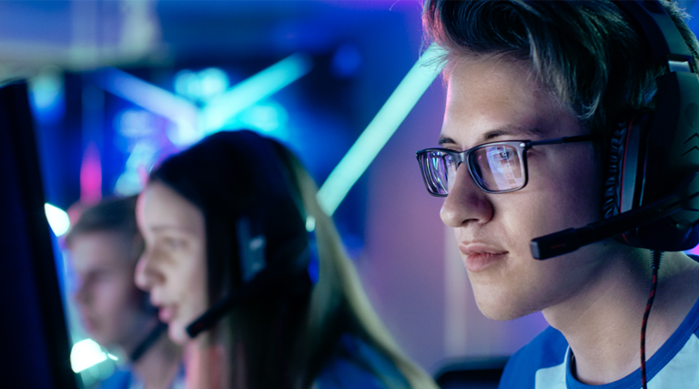 Kids in highschool esports leagues